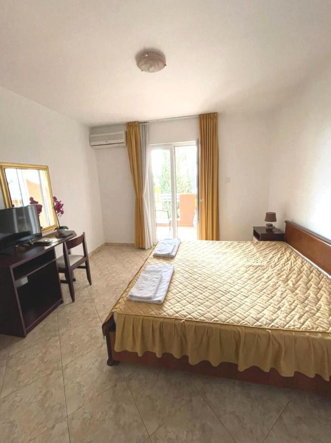 Hotel Suzana Budva Luaran gambar