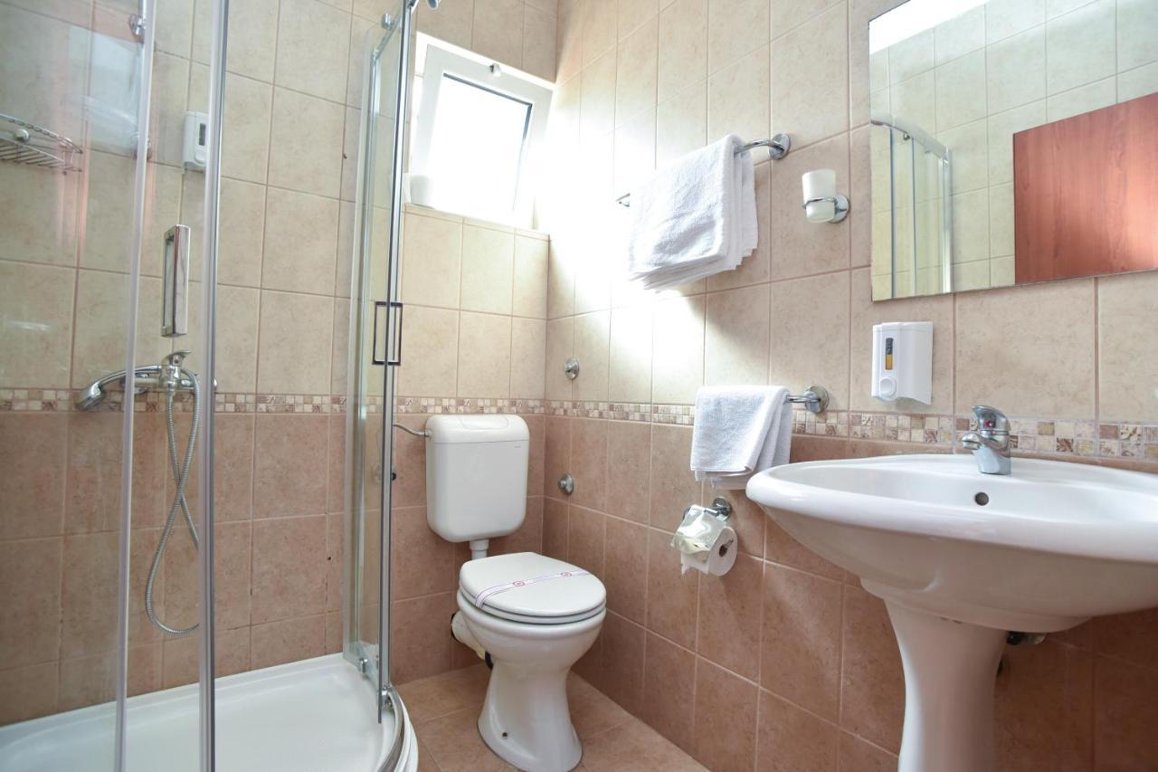 Hotel Suzana Budva Luaran gambar