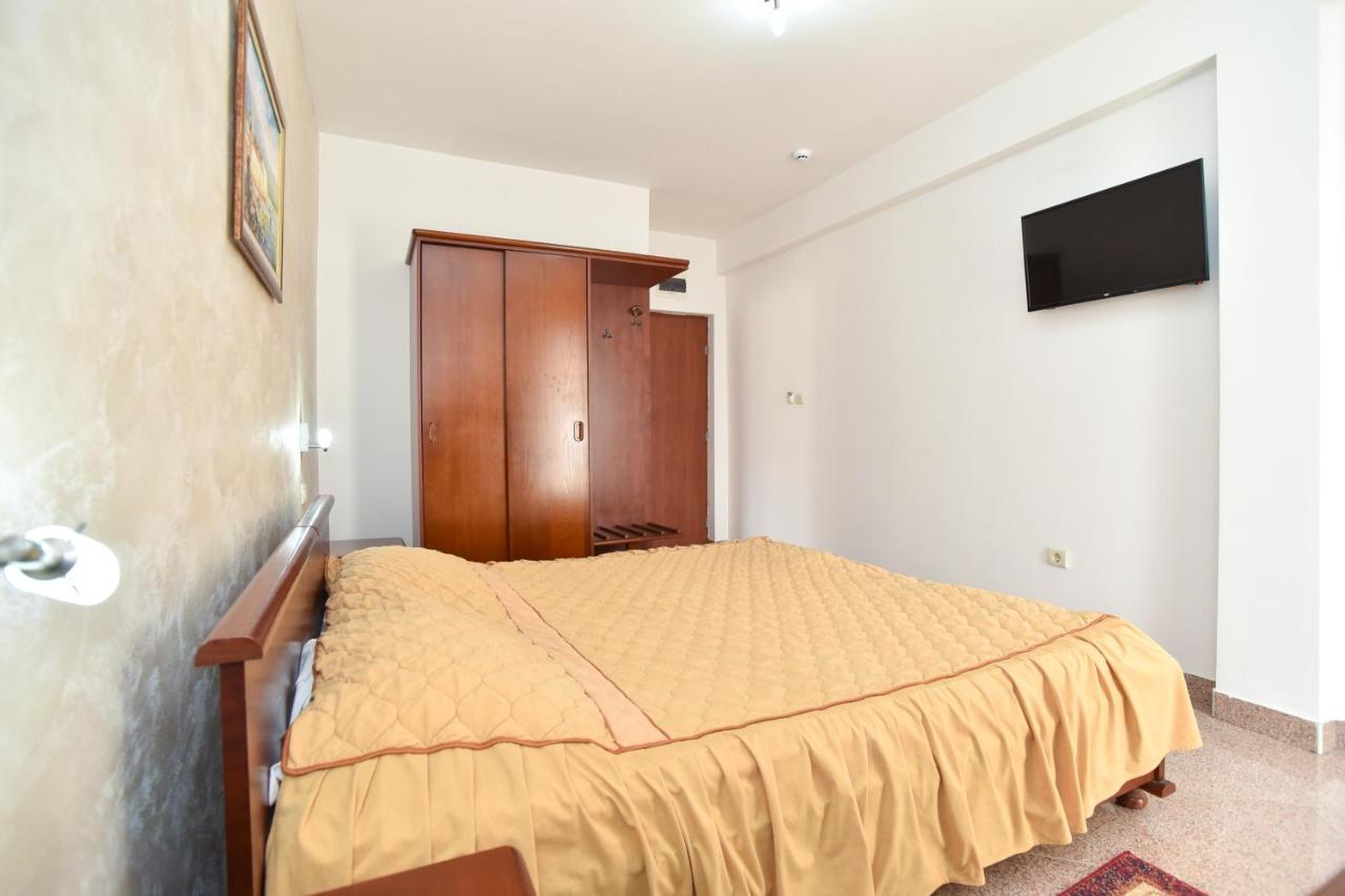 Hotel Suzana Budva Luaran gambar