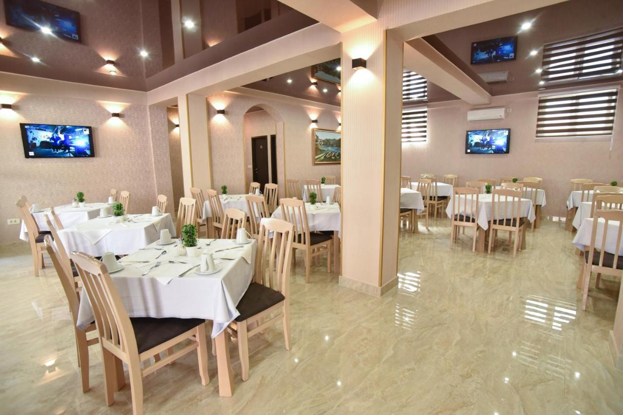Hotel Suzana Budva Luaran gambar