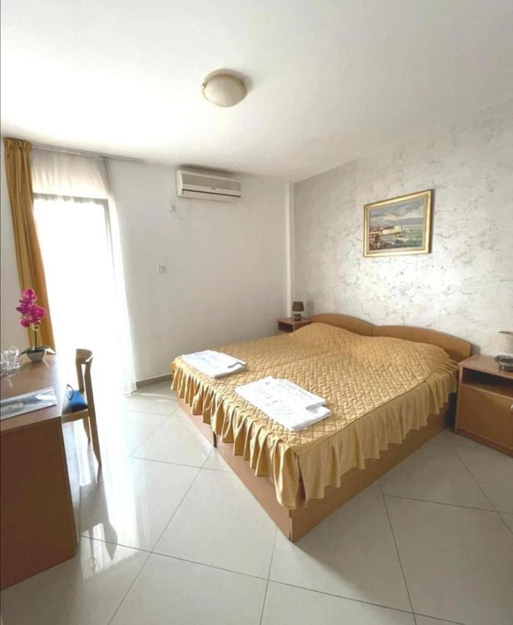Hotel Suzana Budva Luaran gambar