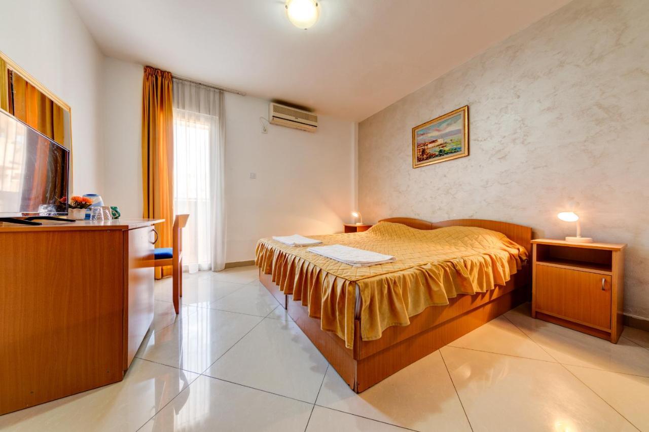 Hotel Suzana Budva Luaran gambar