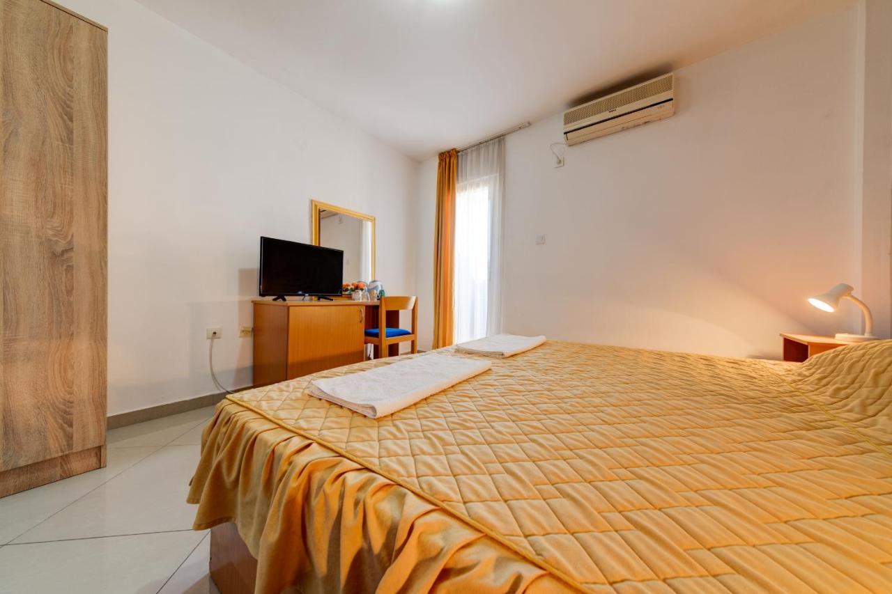 Hotel Suzana Budva Luaran gambar
