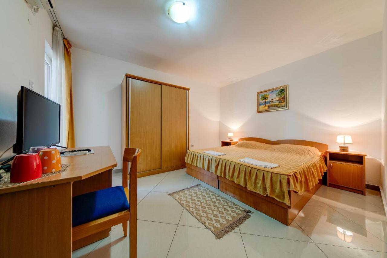 Hotel Suzana Budva Luaran gambar