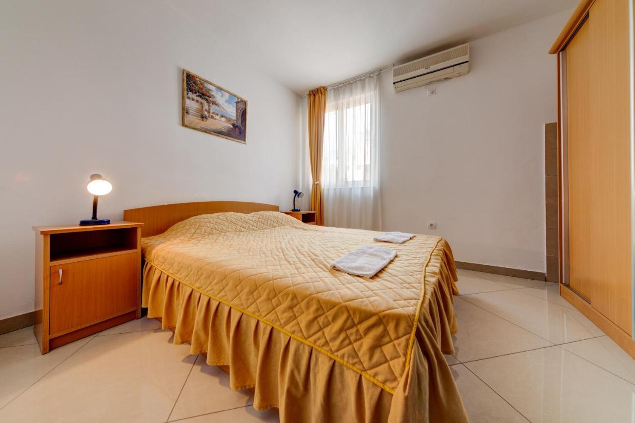 Hotel Suzana Budva Bilik gambar