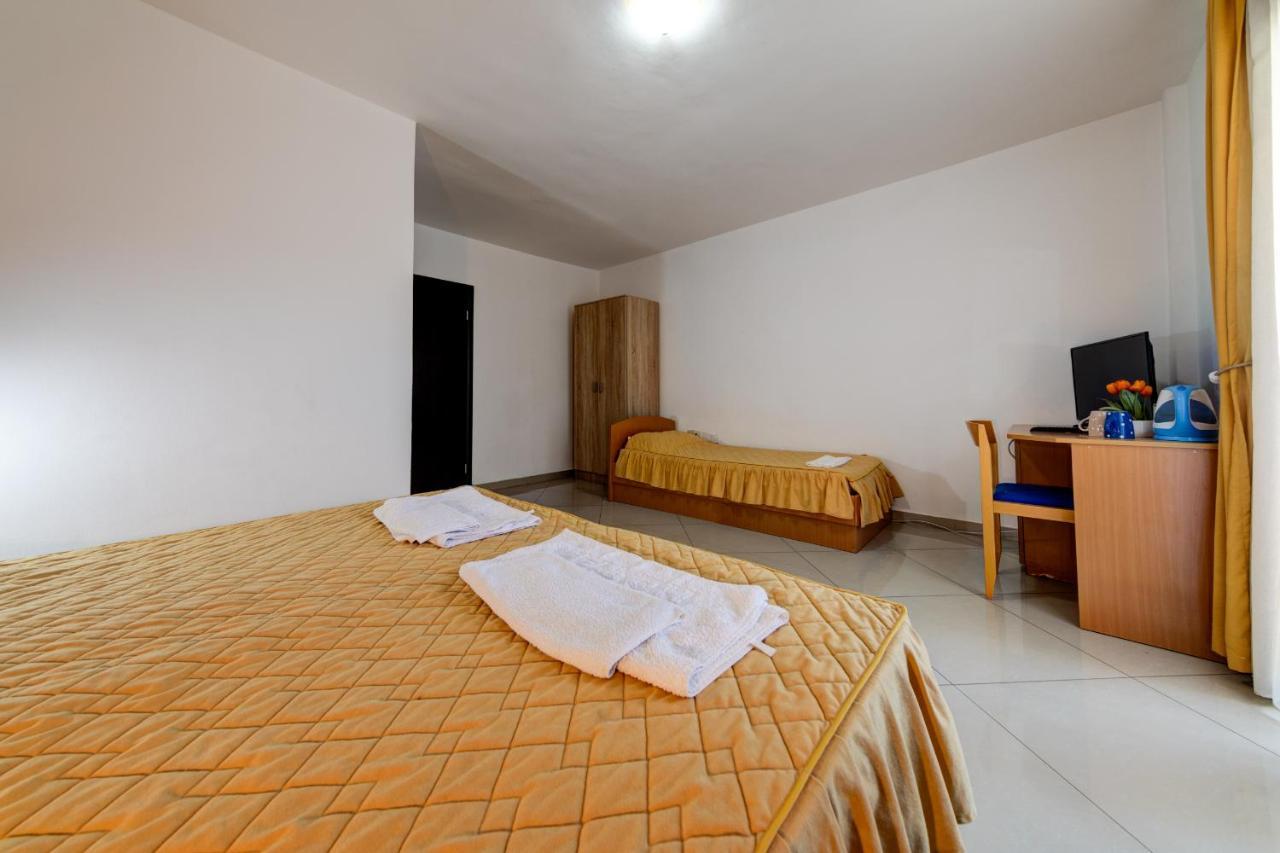 Hotel Suzana Budva Luaran gambar