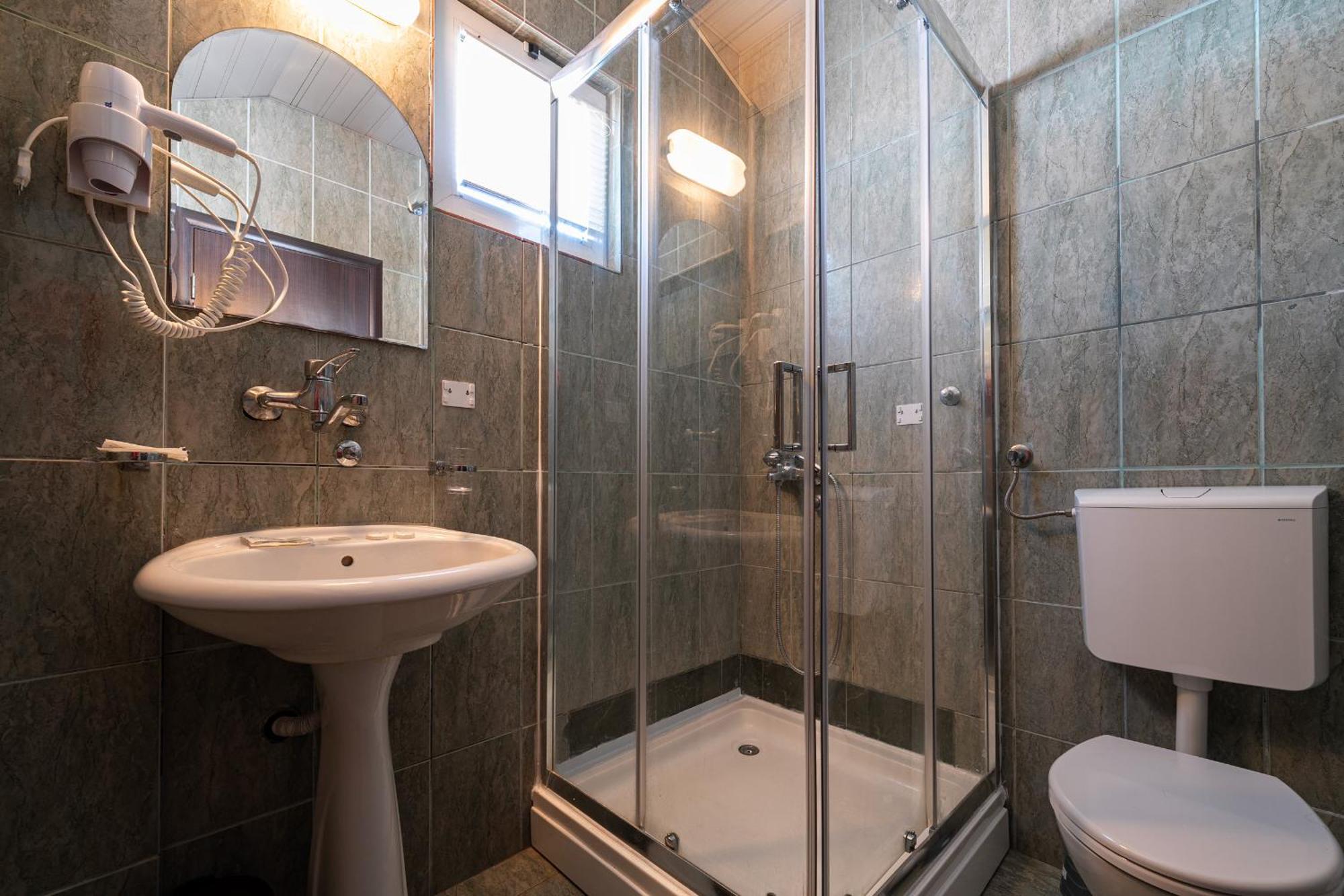 Hotel Suzana Budva Bilik gambar