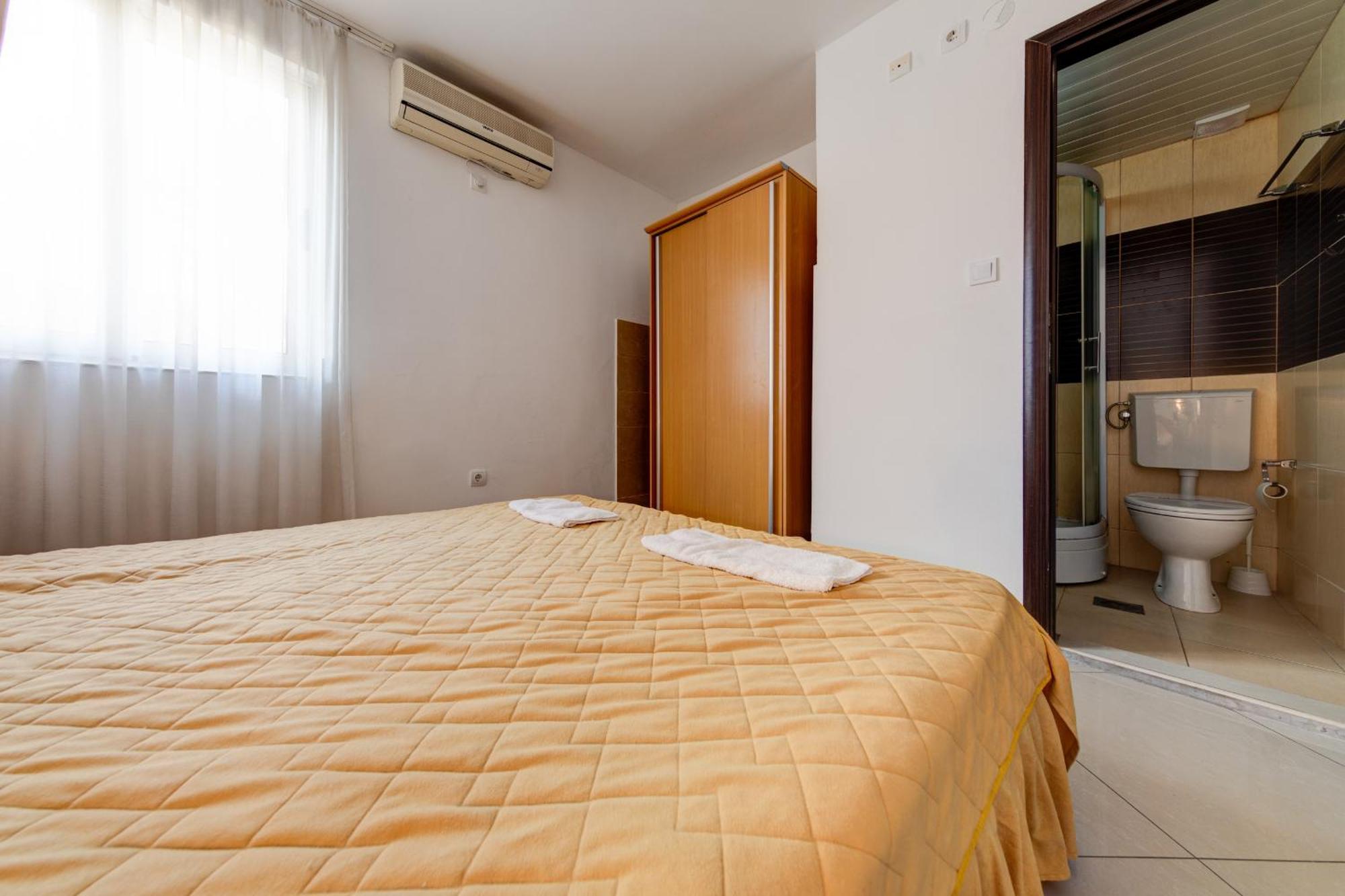 Hotel Suzana Budva Bilik gambar